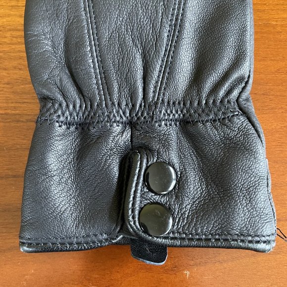 Black 100% Genuine Leather Women's Gloves - Picture 5 of 8